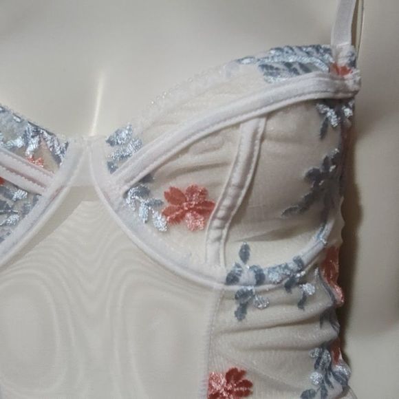 White Embroidered Mesh Underwire Slips With Thong Lingerie - Picture 8 of 10